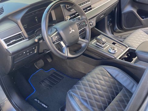 Used 2023 Mitsubishi Outlander SEL image 12