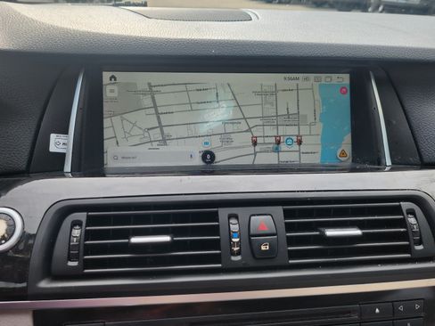 Used 2011 BMW 528i Sedan image 9