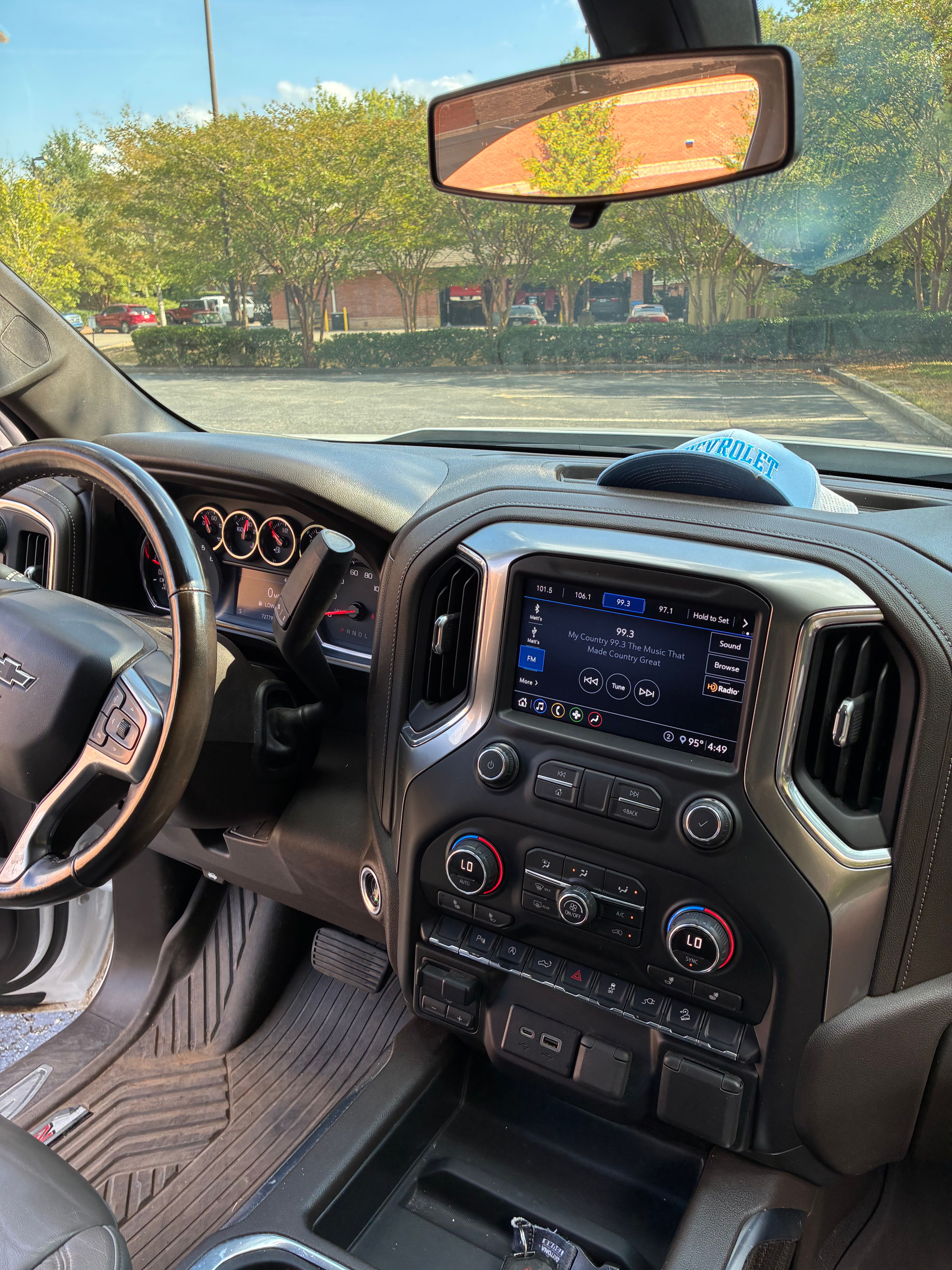 Used 2020 Chevrolet Silverado 1500 LT Trail Boss AWD/4WD image 10