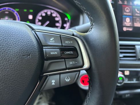 Used 2018 Honda Accord Touring image 27