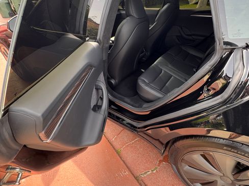 Used 2023 Tesla Model S Standard Range image 14