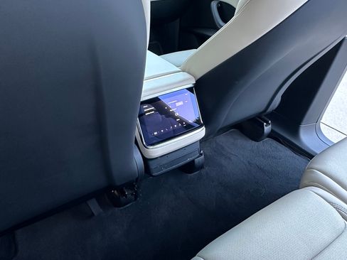 Used 2023 Tesla Model X image 14