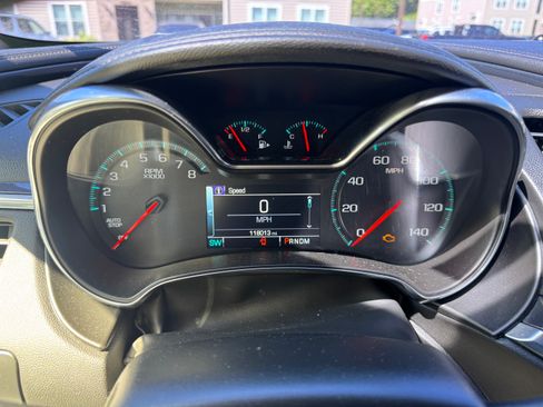 Used 2017 Chevrolet Impala LT FWD image 6