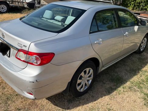 Used 2011 Toyota Corolla LE FWD image 4