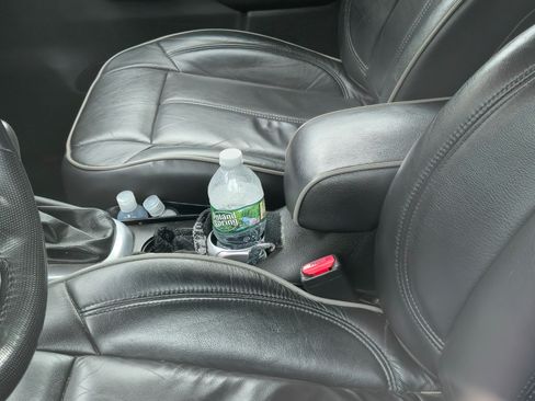 Used 2010 HUMMER H3 Luxury w/ Appearance Package image 9