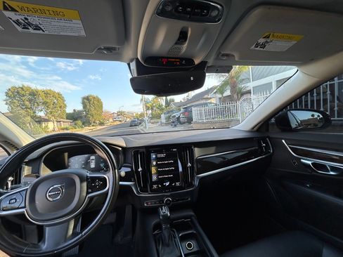 Used 2018 Volvo S90 T6 Momentum w/ Convenience Package AWD/4WD image 16