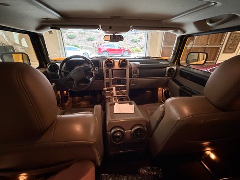Used 2003 HUMMER H2 w/ Preferred Equipment Group image 24