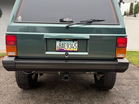 Used 1993 Jeep Cherokee Sport image 9