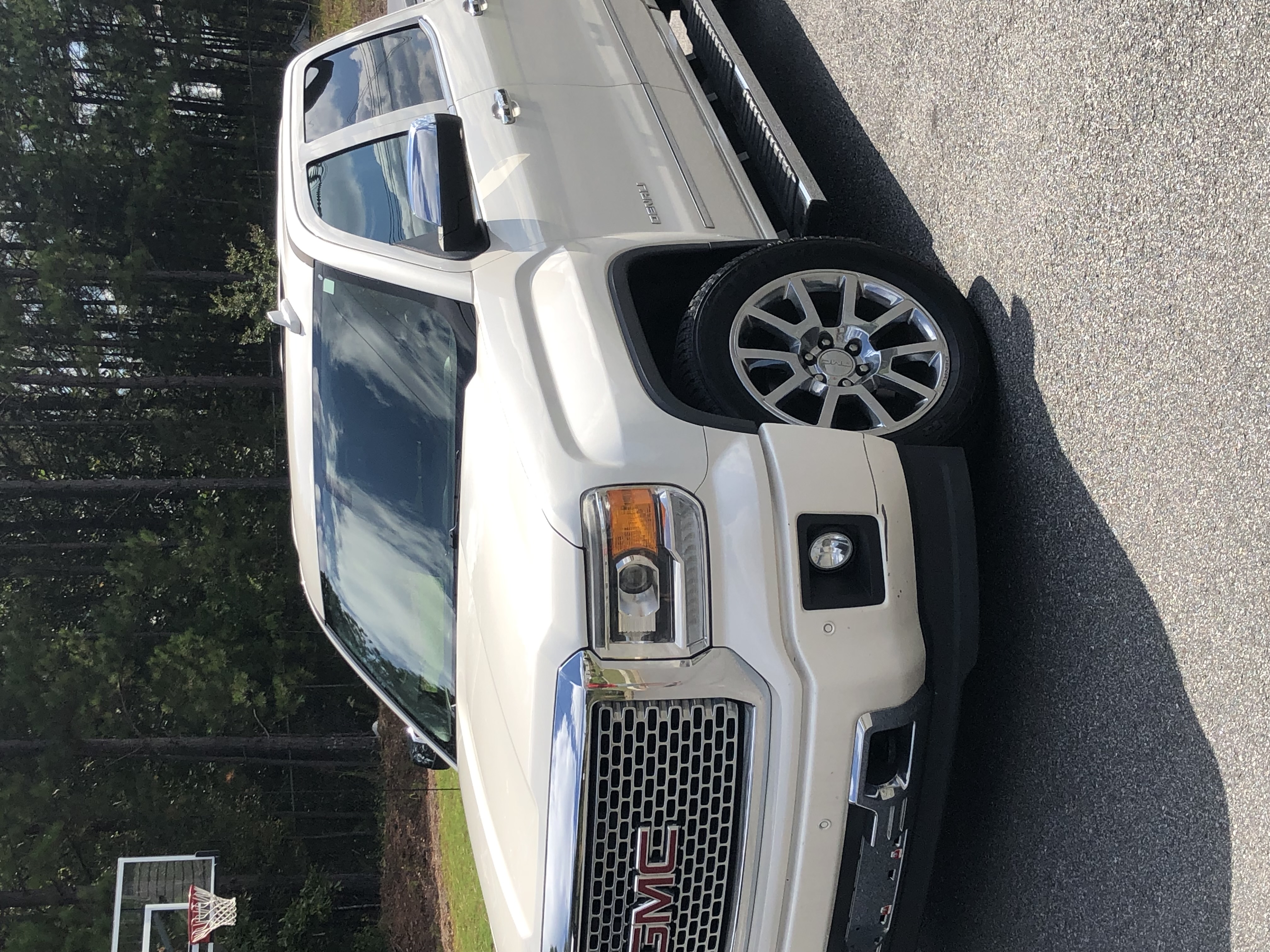 Used 2015 GMC Sierra 1500 Denali AWD/4WD image 2