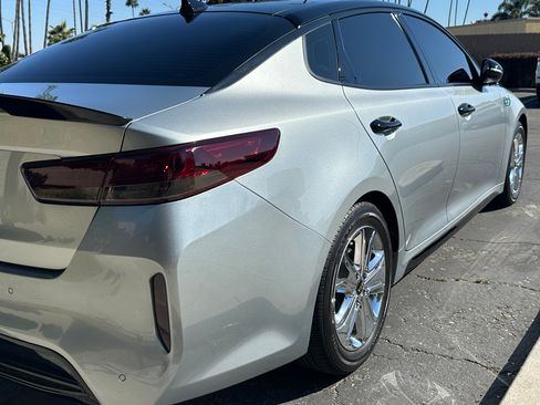 Used 2017 Kia Optima EX w/ Technology Package image 5