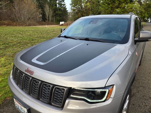 Used 2019 Jeep Grand Cherokee Trailhawk w/ Trailhawk Luxury Group image 8