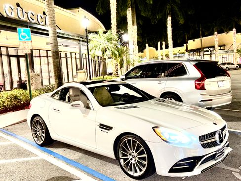 Used 2018 Mercedes-Benz SLC 300 image 6