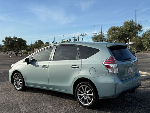 Used 2015 Toyota Prius V Five image 5