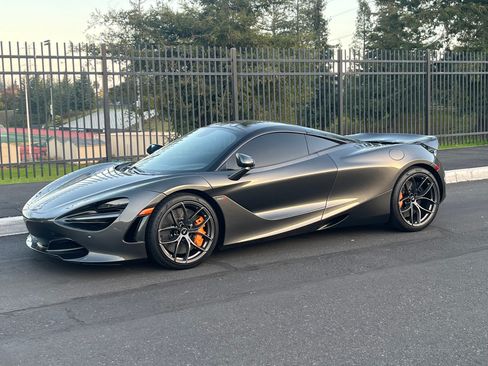 Used 2020 McLaren 720S image 1