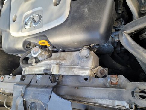 Used 2010 INFINITI G37 x Coupe w/ Premium Pkg image 17