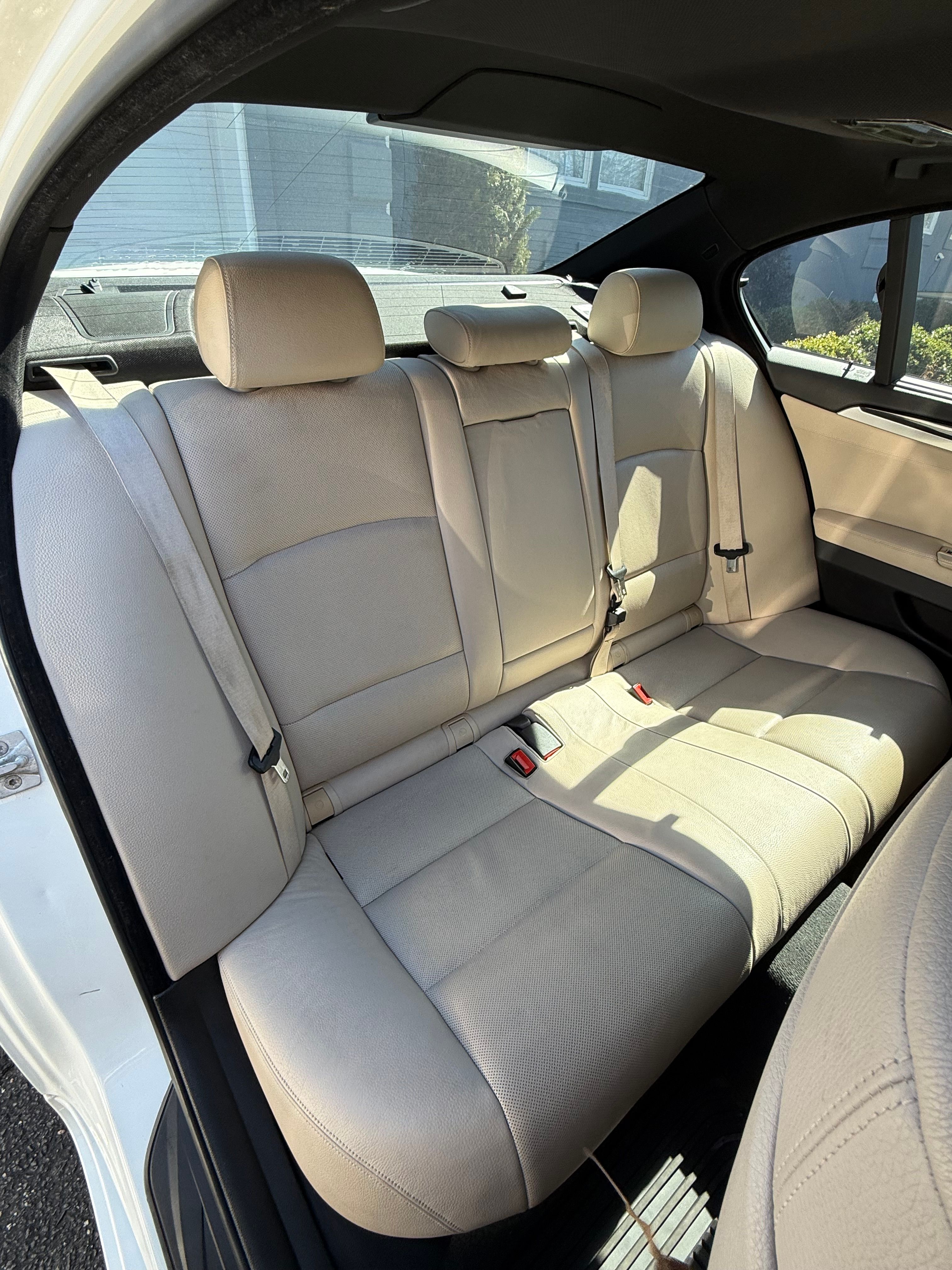 Used 2012 BMW 550i xDrive Sedan AWD/4WD image 14