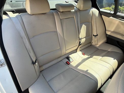 Used 2012 BMW 550i xDrive Sedan image 14