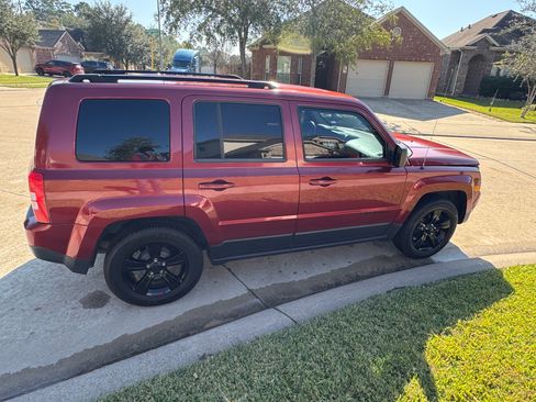 Used 2014 Jeep Patriot Sport w/ Power Value Group image 5
