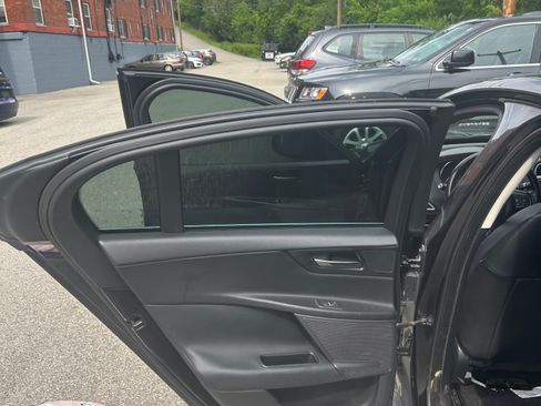 Used 2019 Jaguar XE Premium image 13