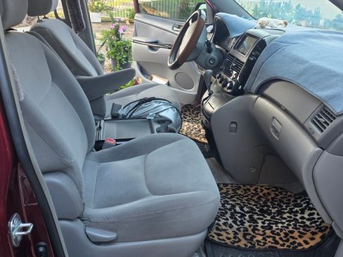 Used 2005 Toyota Sienna LE image 10