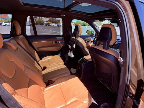 Used 2017 Volvo XC90 T8 Inscription w/ Vision Package AWD/4WD image 9