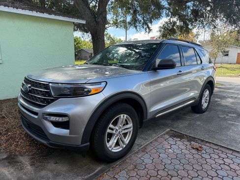 Used 2021 Ford Explorer XLT w/ Equipment Group 202A image 11