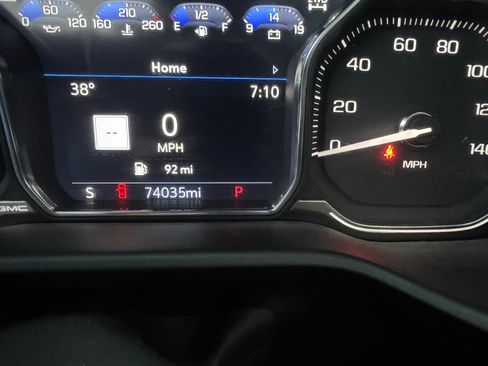 Used 2021 GMC Yukon XL Denali image 9