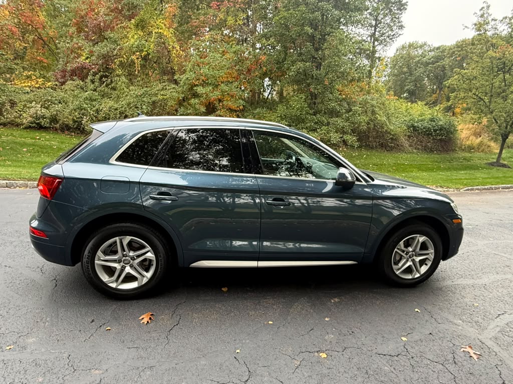 Used 2018 Audi Q5 2.0T Premium Plus w/ Premium Plus Package AWD/4WD image 2
