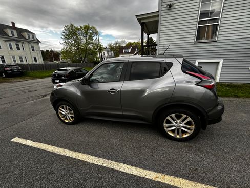 Used 2015 Nissan Juke SV w/ Cold Weather Package image 4