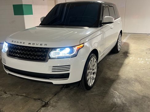 Used 2017 Land Rover Range Rover image 4