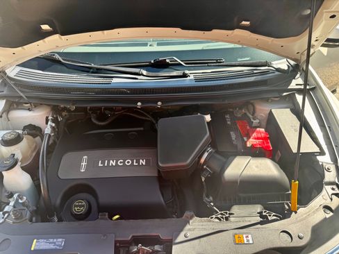 Used 2014 Lincoln MKX AWD w/ Equipment Group 101A image 17