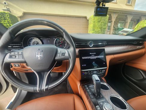 Used 2023 Maserati Quattroporte GT RWD image 14