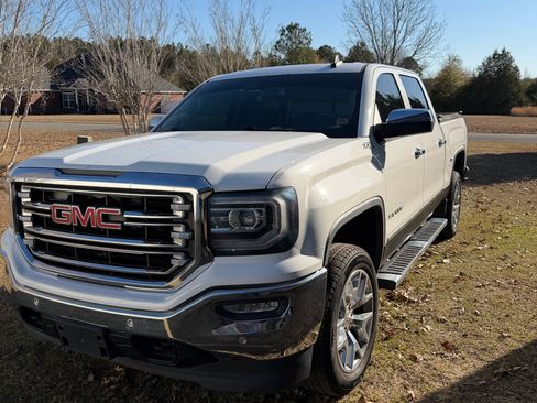 Used 2017 GMC Sierra 1500 SLT image 2