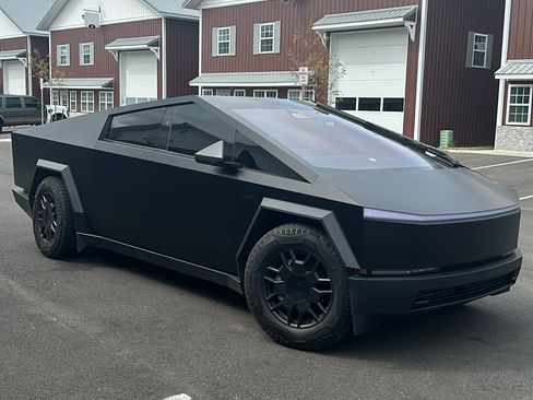 Used 2024 Tesla Cybertruck Cyberbeast image 10