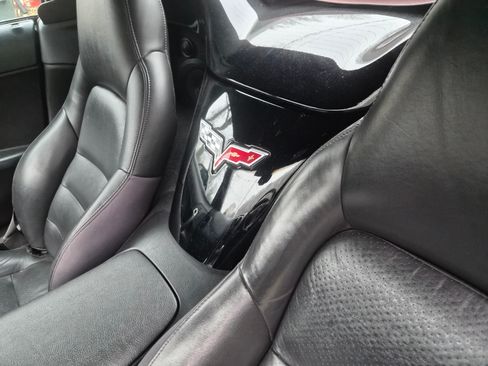 Used 2006 Chevrolet Corvette Convertible w/ Preferred Equipment Group image 13