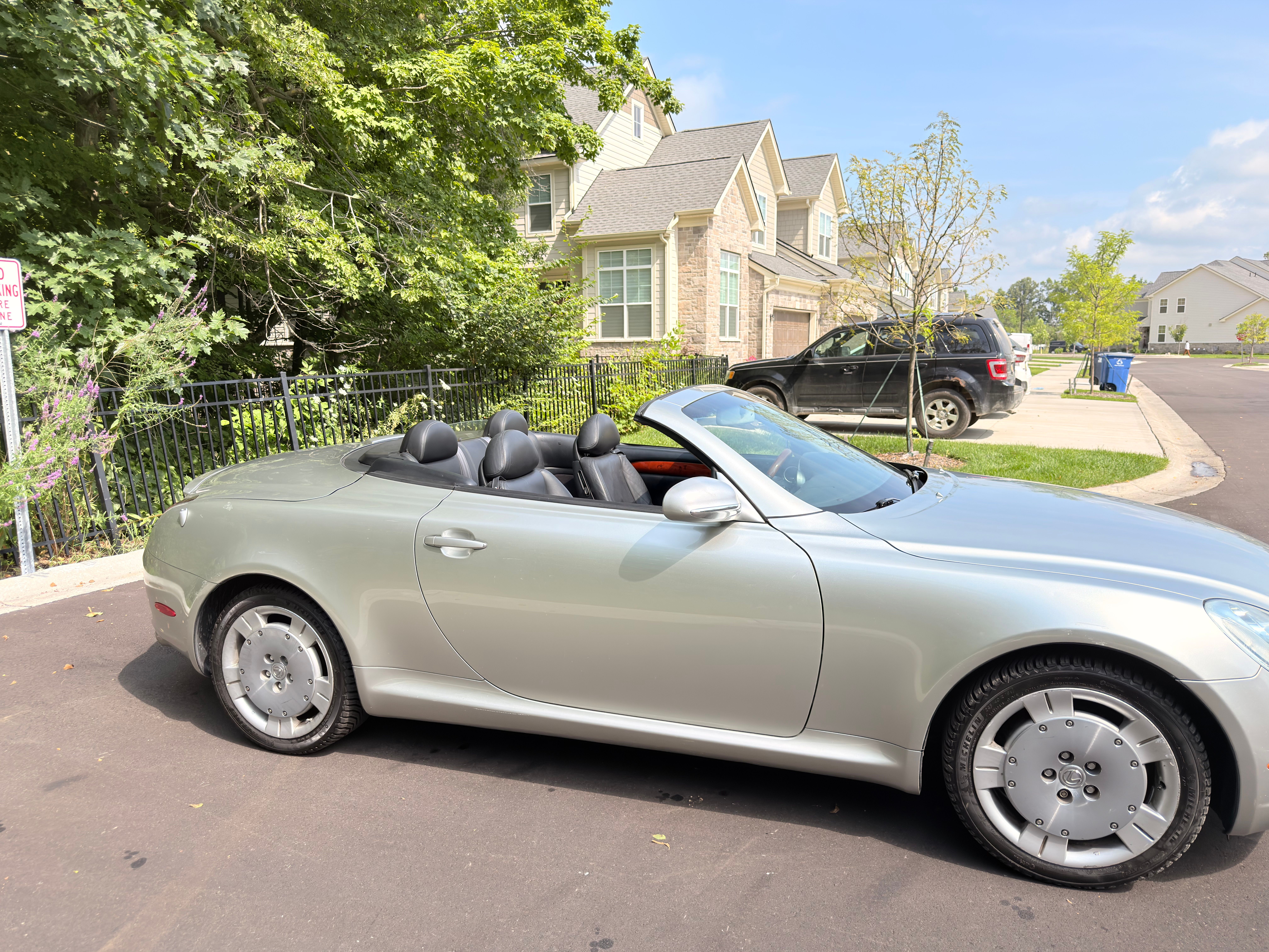 Used 2002 Lexus SC 430 Convertible RWD image 10
