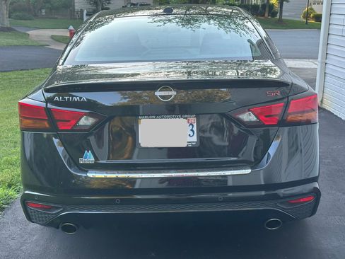 Used 2023 Nissan Altima 2.5 SR FWD image 9