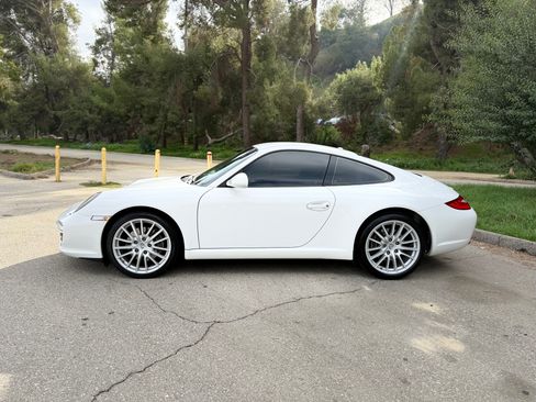 Used 2010 Porsche 911 Coupe image 15