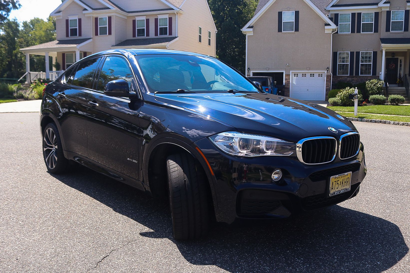 Used 2018 BMW X6 xDrive35i w/ M Sport Package AWD/4WD image 1