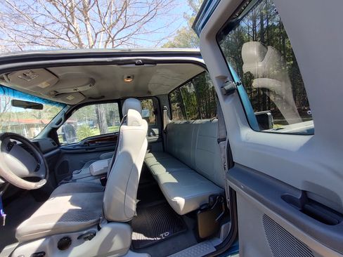 Used 2002 Ford F250 4x4 SuperCab Super Duty image 5