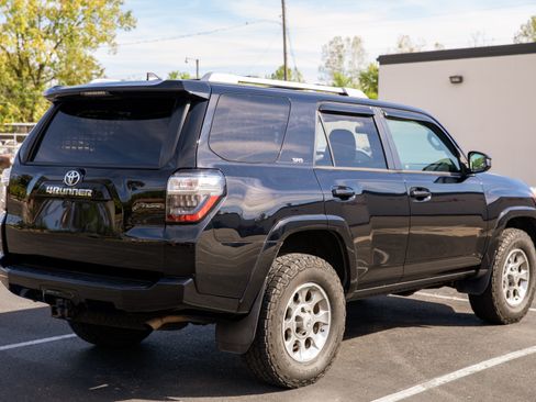 Used 2017 Toyota 4Runner SR5 image 5