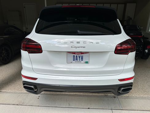 Used 2016 Porsche Cayenne AWD/4WD image 4