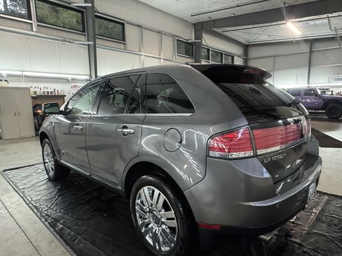 Used 2010 Lincoln MKX AWD image 12