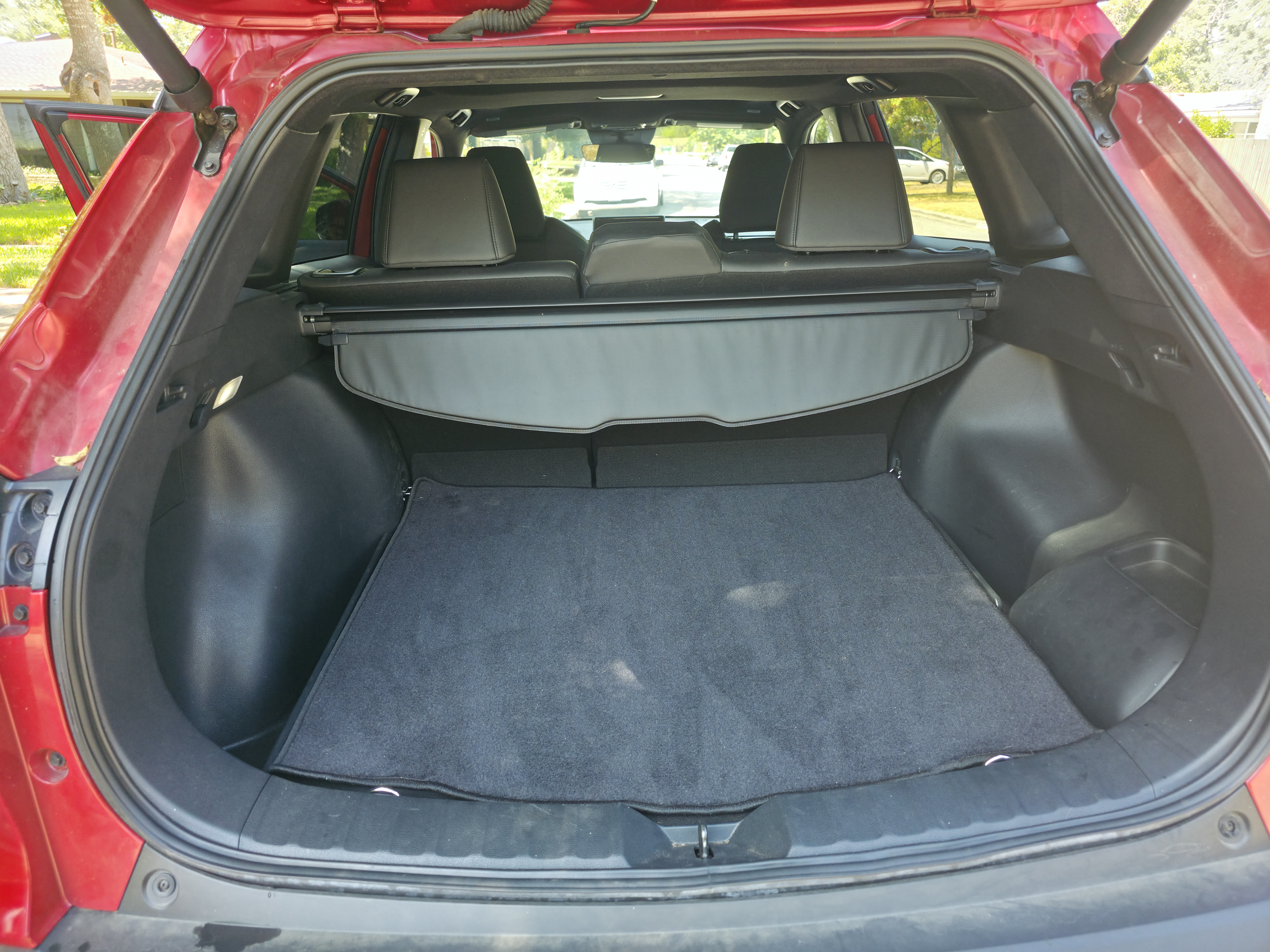 Used 2023 Toyota Corolla Cross AWD Hybrid w/ Convenience Package image 2