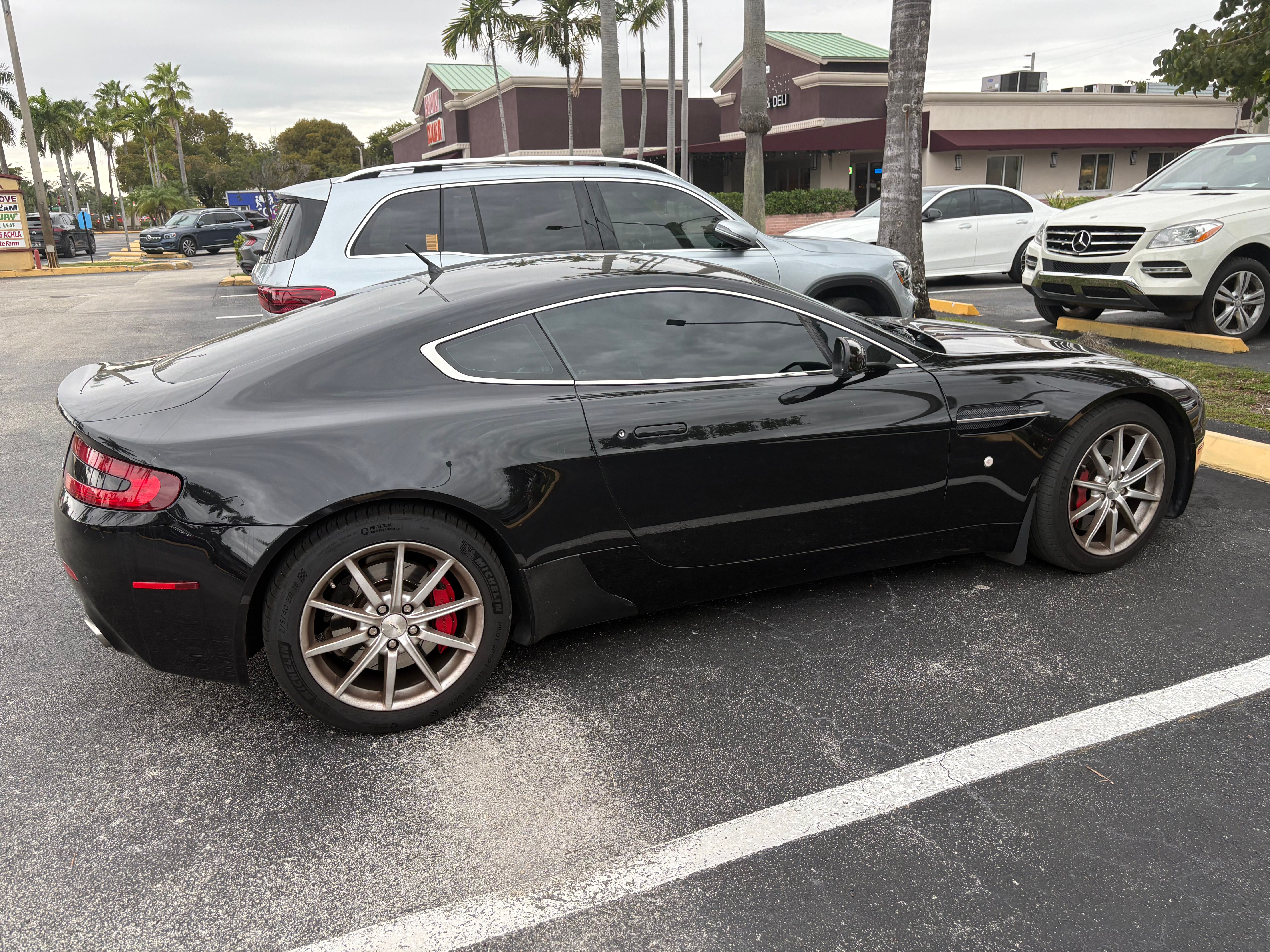Used 2007 Aston Martin V8 Vantage Coupe RWD image 6