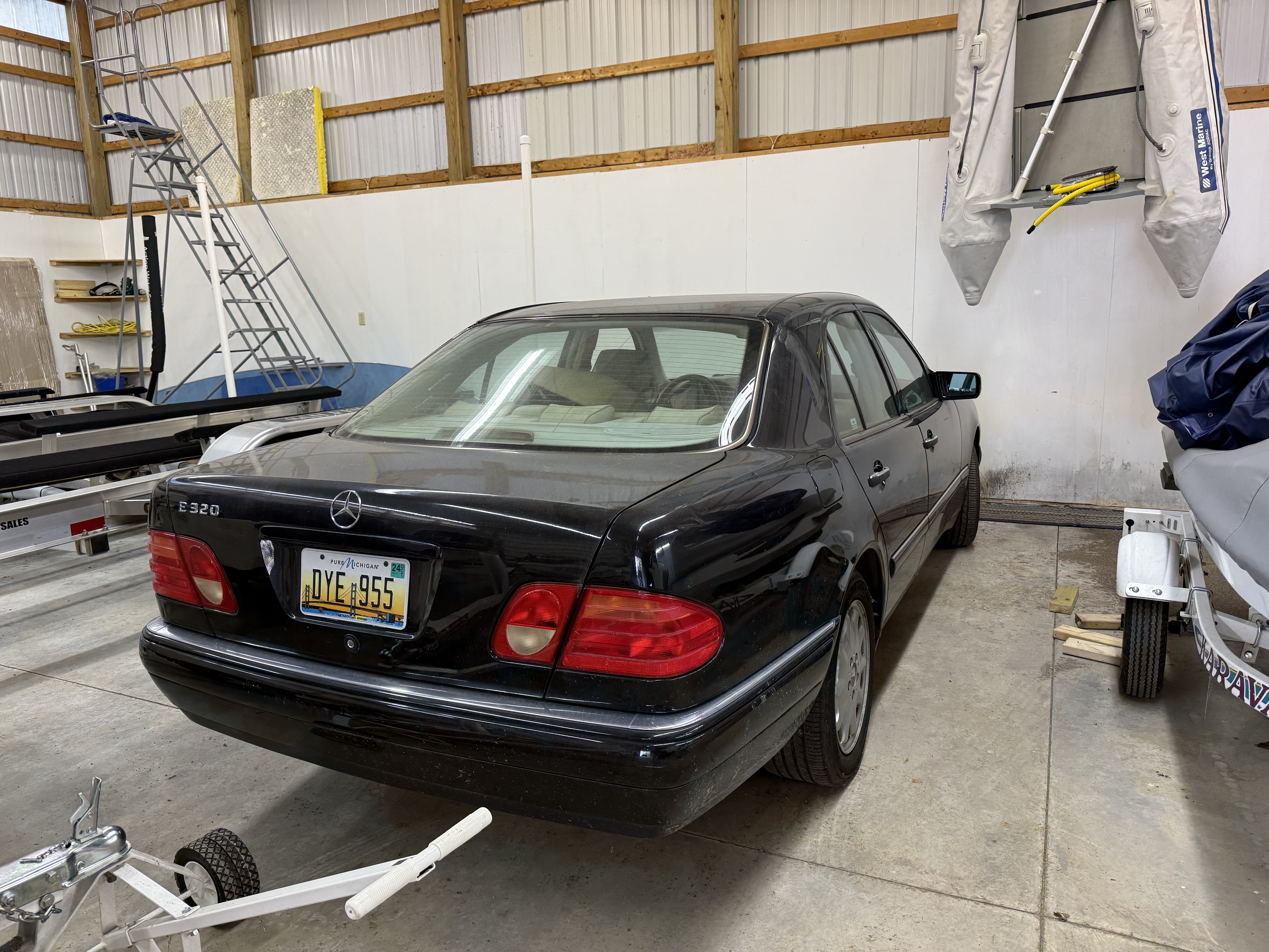 Used 1999 Mercedes-Benz E 320 Sedan image 12