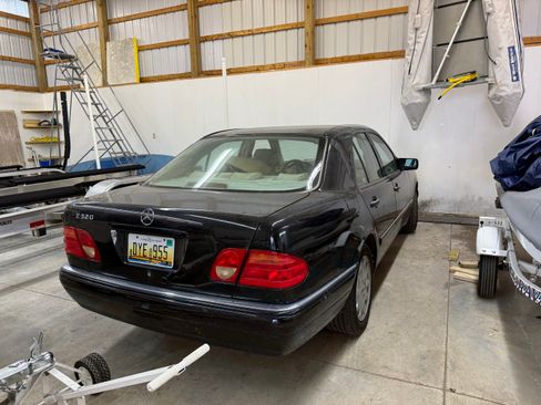 Used 1999 Mercedes-Benz E 320 Sedan image 12
