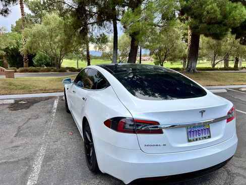 Used 2016 Tesla Model S 60D image 13