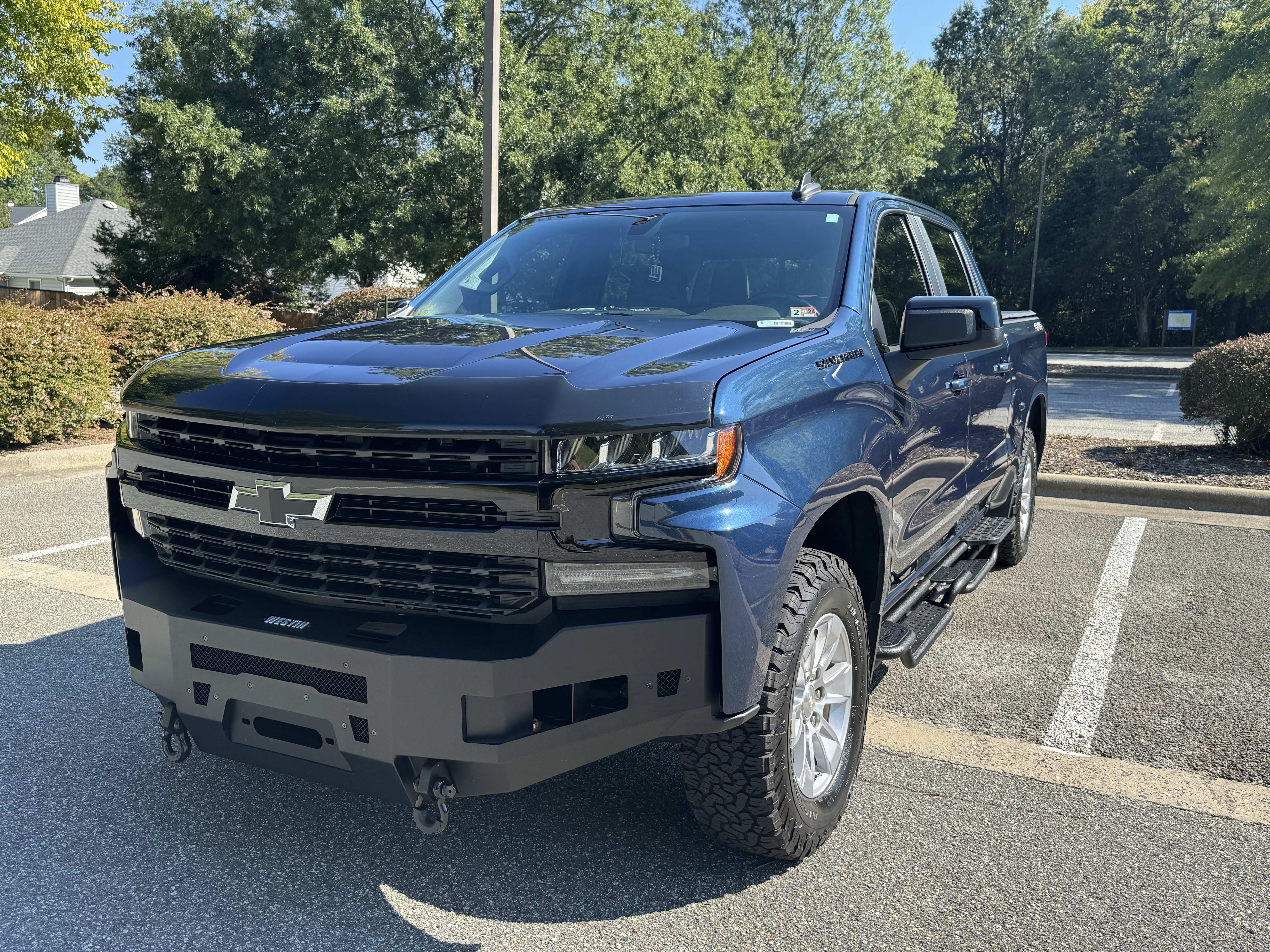 Used 2020 Chevrolet Silverado 1500 LT w/ All-Star Edition AWD/4WD image 2