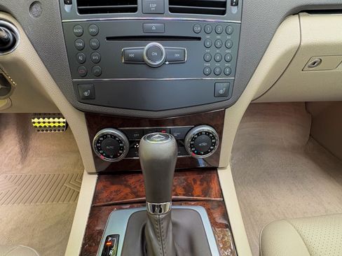 Used 2009 Mercedes-Benz C 300 4MATIC Sedan image 28